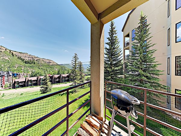 Luxury Ski In Ski Out 3 Bedroom Vacation Rental Sleeps 8