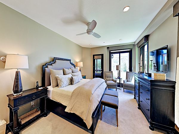 Luxury Ski In Ski Out 3 Bedroom Vacation Rental Sleeps 8
