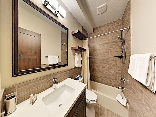 Luxury Ski In Ski Out 3 Bedroom Vacation Rental Sleeps 8