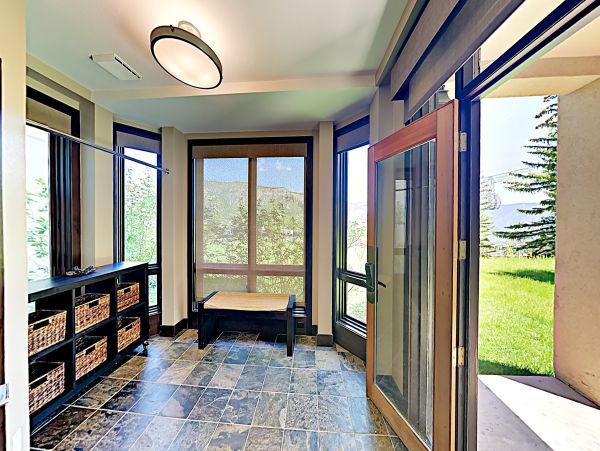 Luxury Ski In Ski Out 3 Bedroom Vacation Rental Sleeps 8