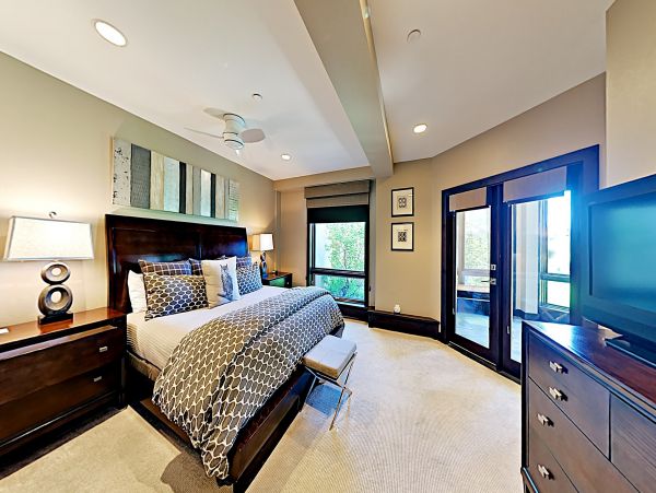 Luxury Ski In Ski Out 3 Bedroom Vacation Rental Sleeps 8