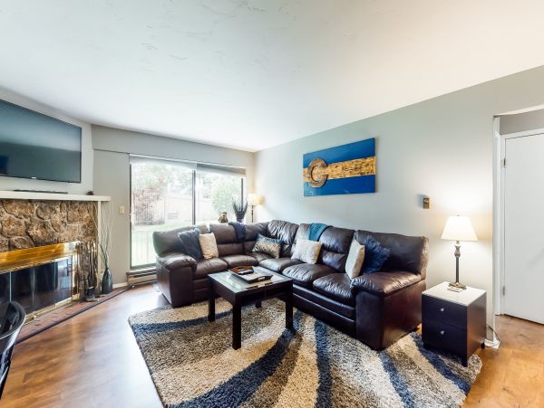 Avon Condo 950307