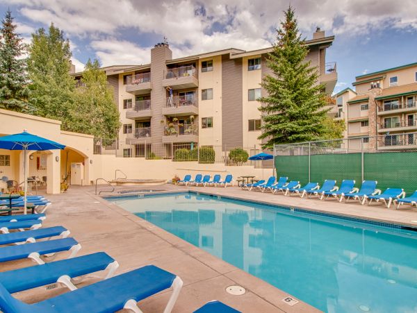 Avon Condo 950307