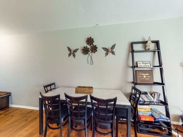 Avon Condo 950307