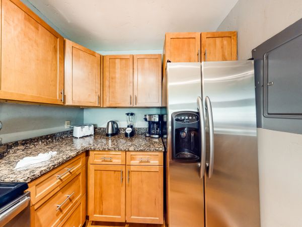 Avon Condo 950307