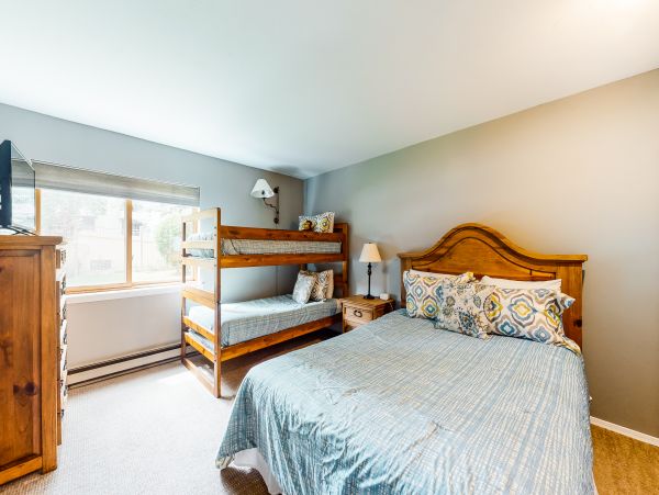Avon Condo 950307