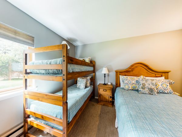 Avon Condo 950307