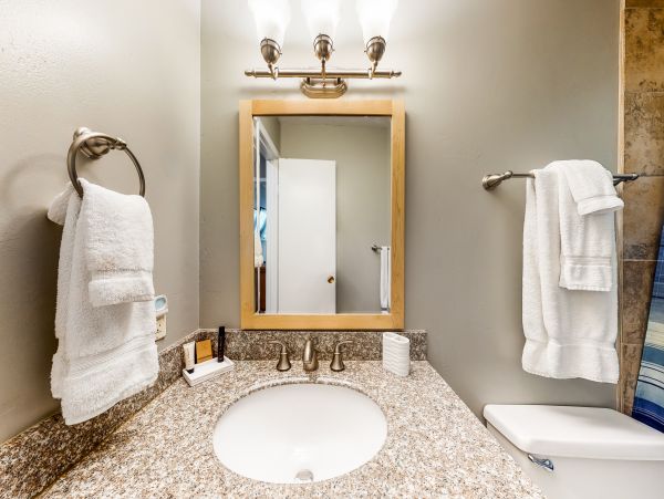 Avon Condo 950307