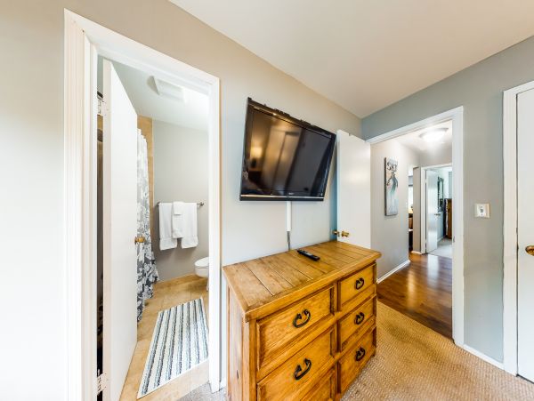 Avon Condo 950307