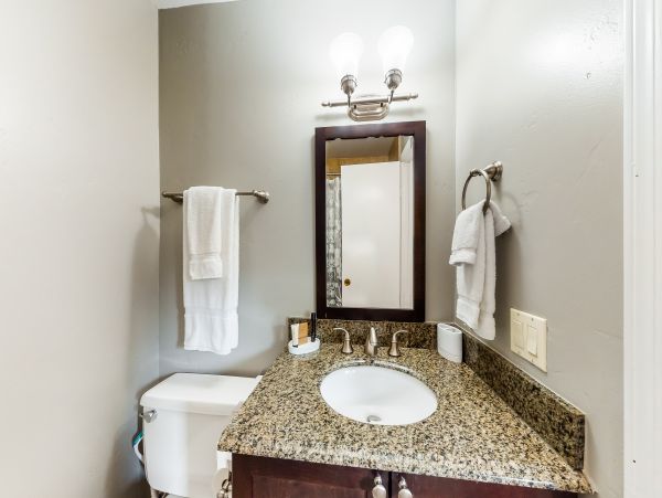 Avon Condo 950307