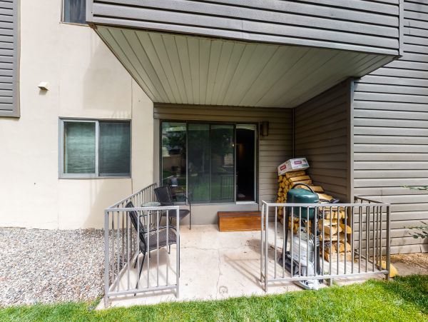 Avon Condo 950307