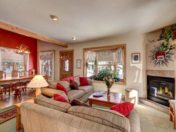 Cozy Home in town - Walk to lifts
