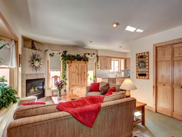 Cozy Home in town - Walk to lifts