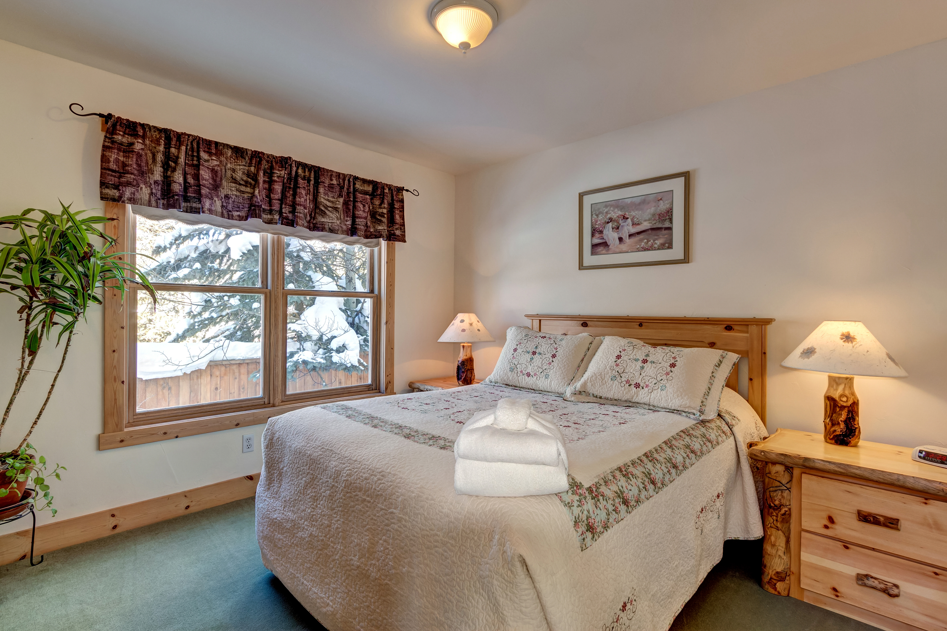 Cozy Home in town - Walk to lifts