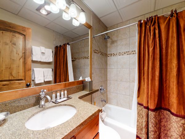 Vail Lionshead Condo 950316