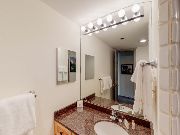 Snowmass Ski in Ski Out Vacation Residence