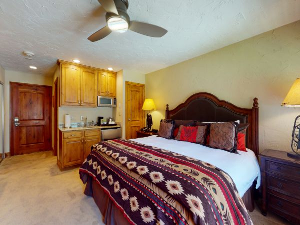Vail Lionshead Condo 950323