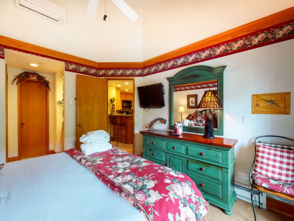 Beaver Creek Bachelor Gulch Condo 950325