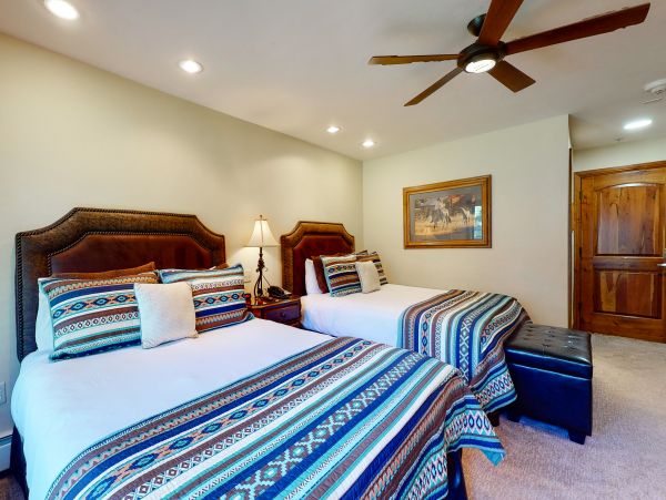 Vail Lionshead Condo 950343