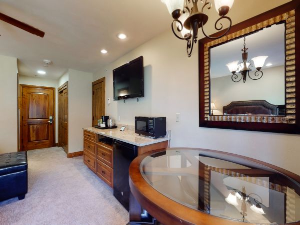 Vail Lionshead Condo 950343