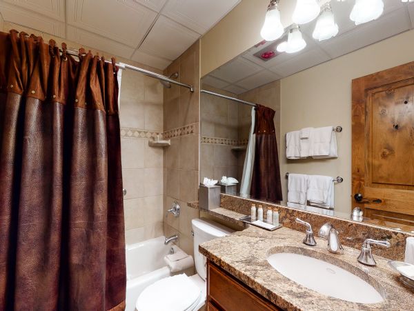 Vail Lionshead Condo 950343