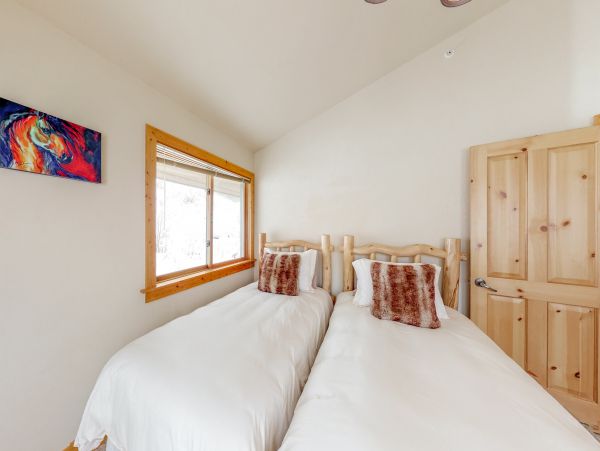 Aspen Home 950348
