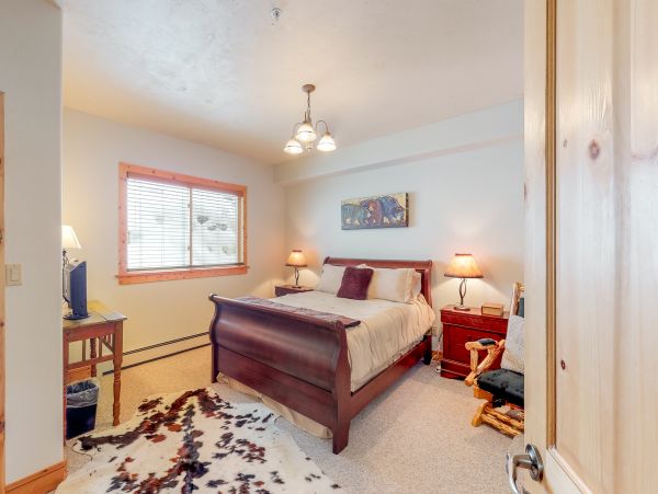 Aspen Home 950348