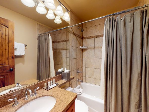 Vail Ski in Ski Out Two Bedroom Vacation Condo Sleeps 10 Guests