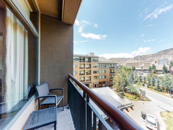 Avon Condo 950354