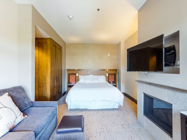 Avon Condo 950354