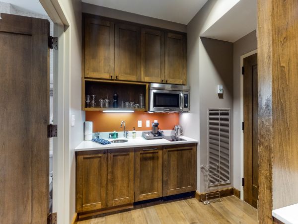 Avon Condo 950354