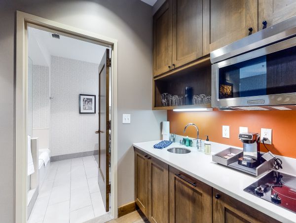 Avon Condo 950354