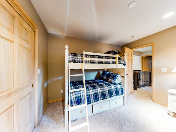 Steamboat Springs Home 950421