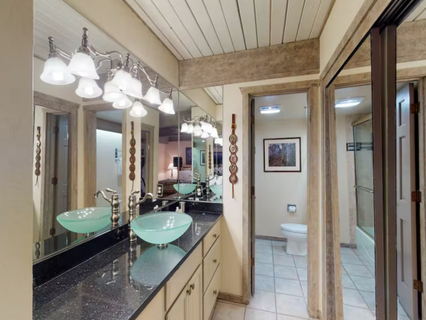 Snowmass Ski in - Ski out Vacation Condo Four Bedroom
