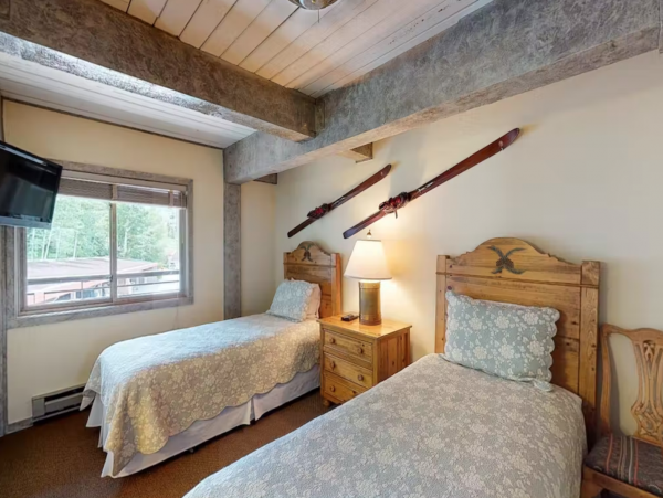Snowmass Ski in - Ski out Vacation Condo Four Bedroom