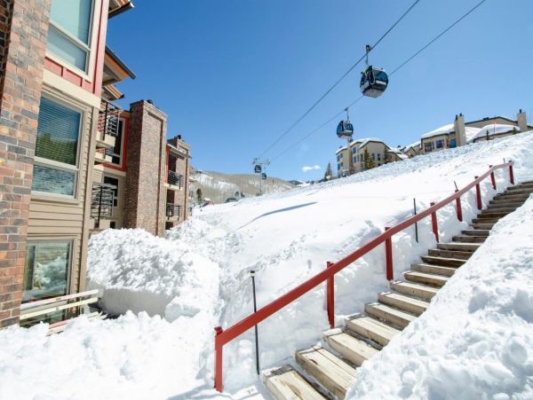 Snowmass Ski in - Ski out Vacation Condo Four Bedroom