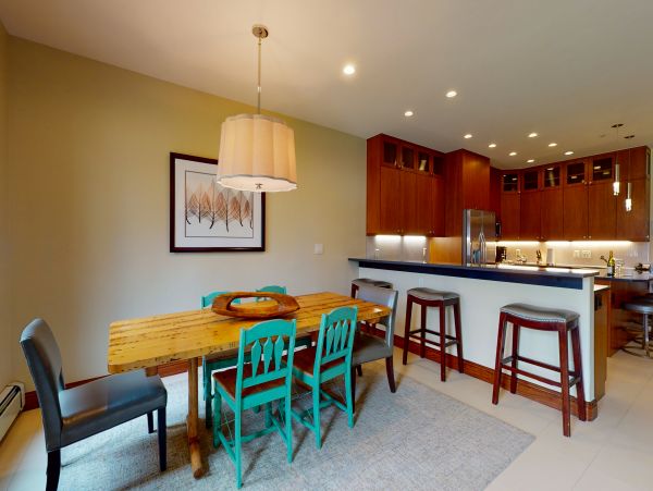 Ground floor ski in ski out unit