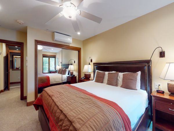 Ground floor ski in ski out unit