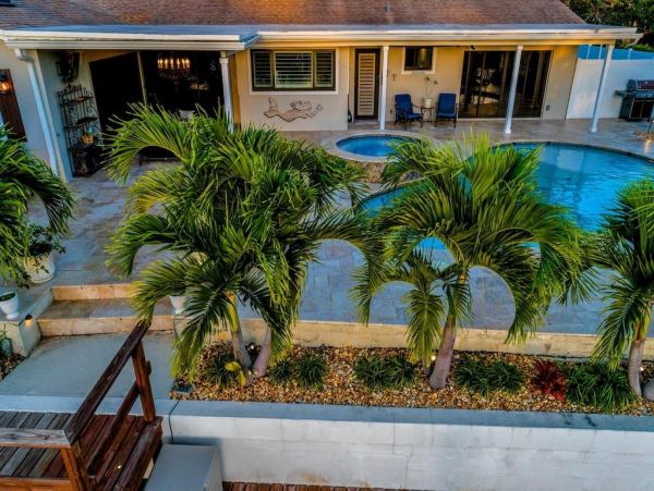 Four Bedroom West Palm Beach Vacation Home Sleeps 8 Guests