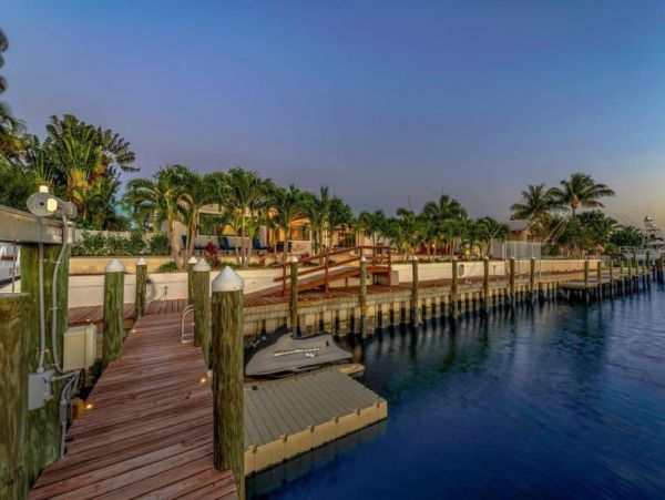 Four Bedroom West Palm Beach Vacation Home Sleeps 8 Guests