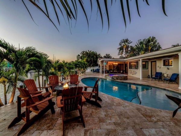 Four Bedroom West Palm Beach Vacation Home Sleeps 8 Guests