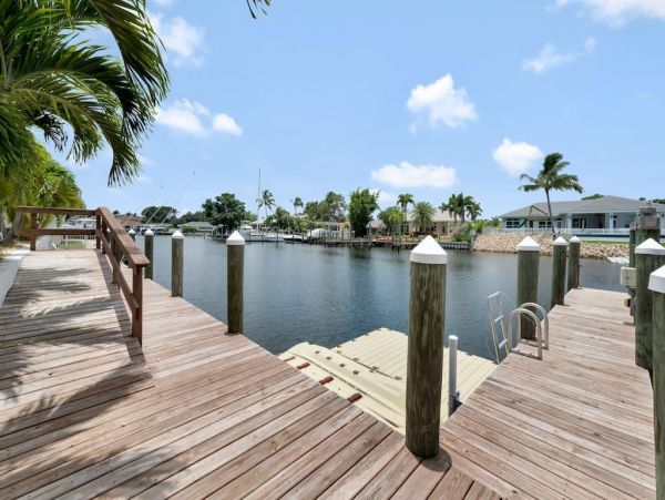 Four Bedroom West Palm Beach Vacation Home Sleeps 8 Guests