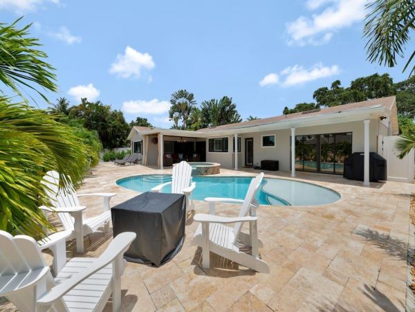 Four Bedroom West Palm Beach Vacation Home Sleeps 8 Guests