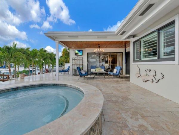 Four Bedroom West Palm Beach Vacation Home Sleeps 8 Guests