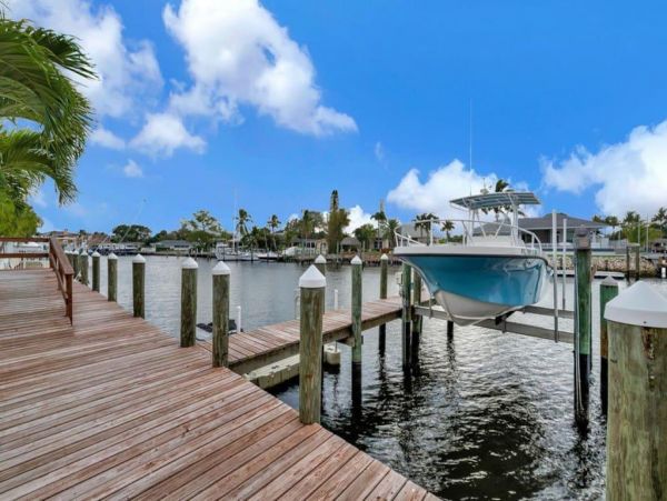 Four Bedroom West Palm Beach Vacation Home Sleeps 8 Guests