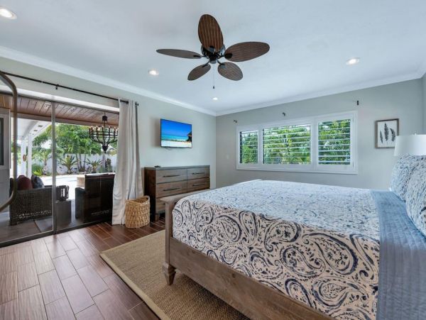 Four Bedroom West Palm Beach Vacation Home Sleeps 8 Guests