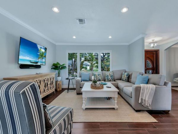 Four Bedroom West Palm Beach Vacation Home Sleeps 8 Guests