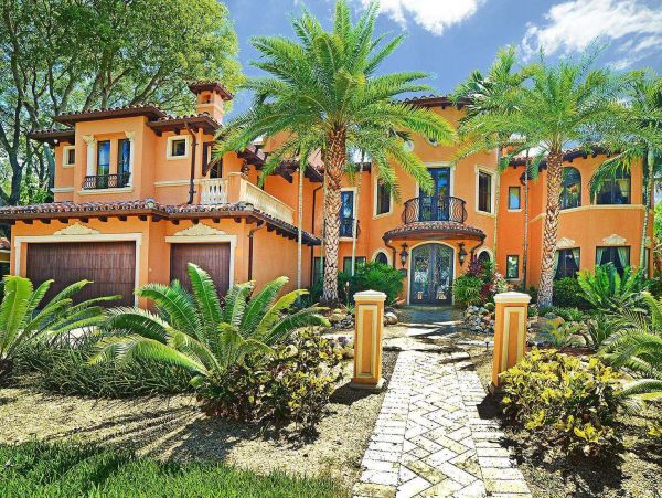 Luxurious Canal Front Home with Private Pool & Spa
