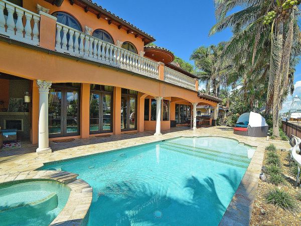 Luxurious Canal Front Home with Private Pool & Spa