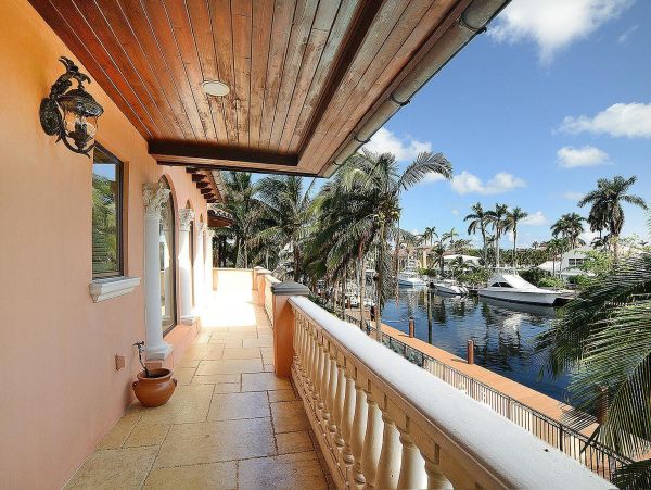 Luxurious Canal Front Home with Private Pool & Spa